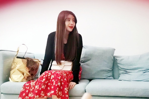 花裙 尤 物像新疆 美 女 异域 尤 物